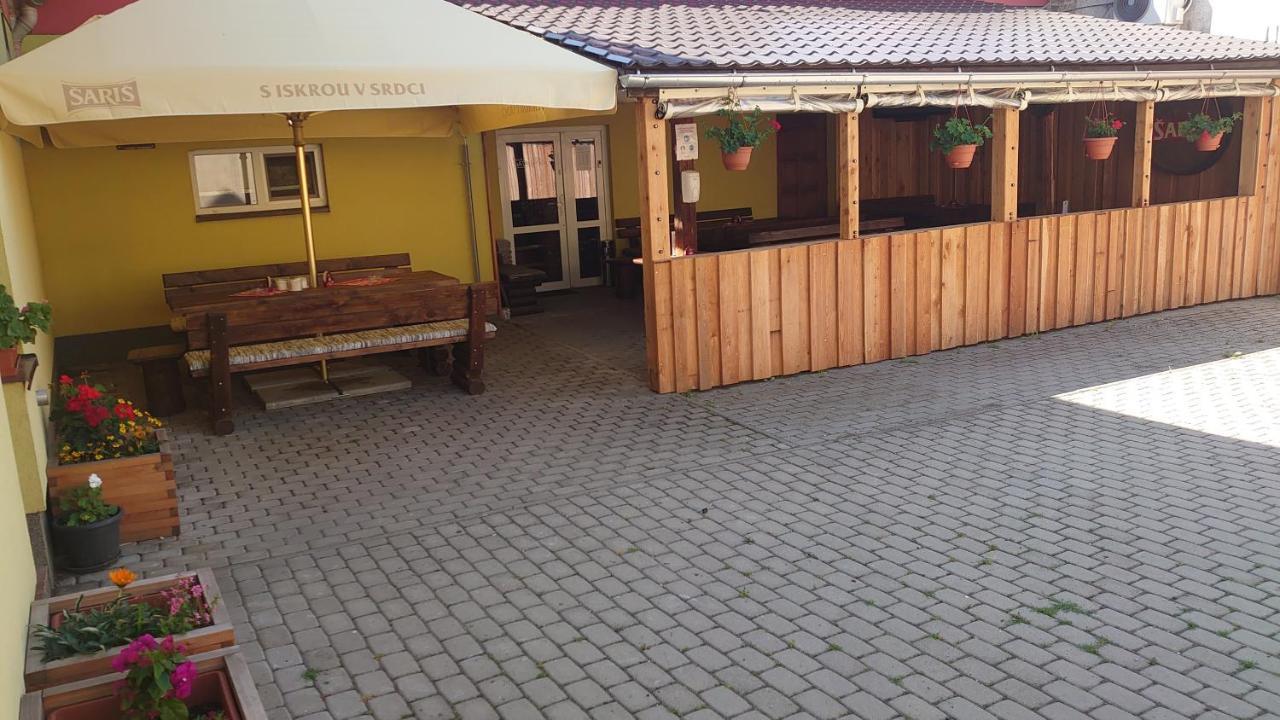 Penzion & Bar Natali Spissky Stvrtok Exterior photo